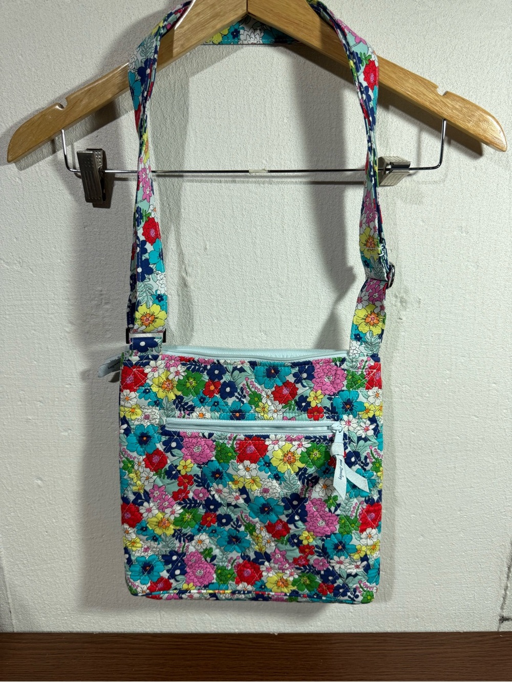 Vera Bradley Trio Zip Hipster Far Out Floral